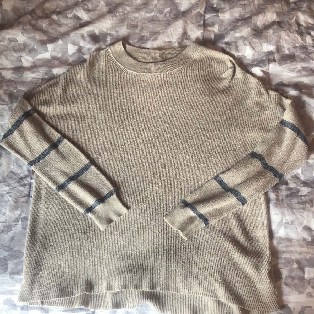 Comfy American Eagle Sweater, perfect for Fall!